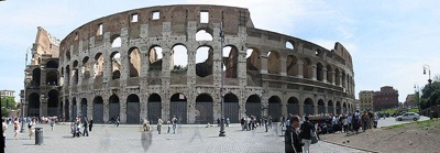 Una panoramica del Colosseo