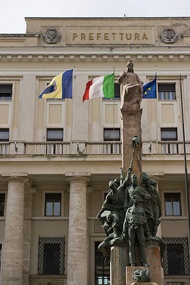 Il monumento a Nicola Ricciotti, davanti la Prefettura di Frosinone