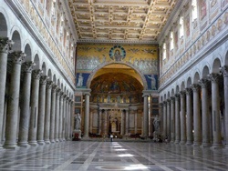 L'interno della Basilica