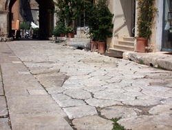 La Via Appia nel centro di Terracina